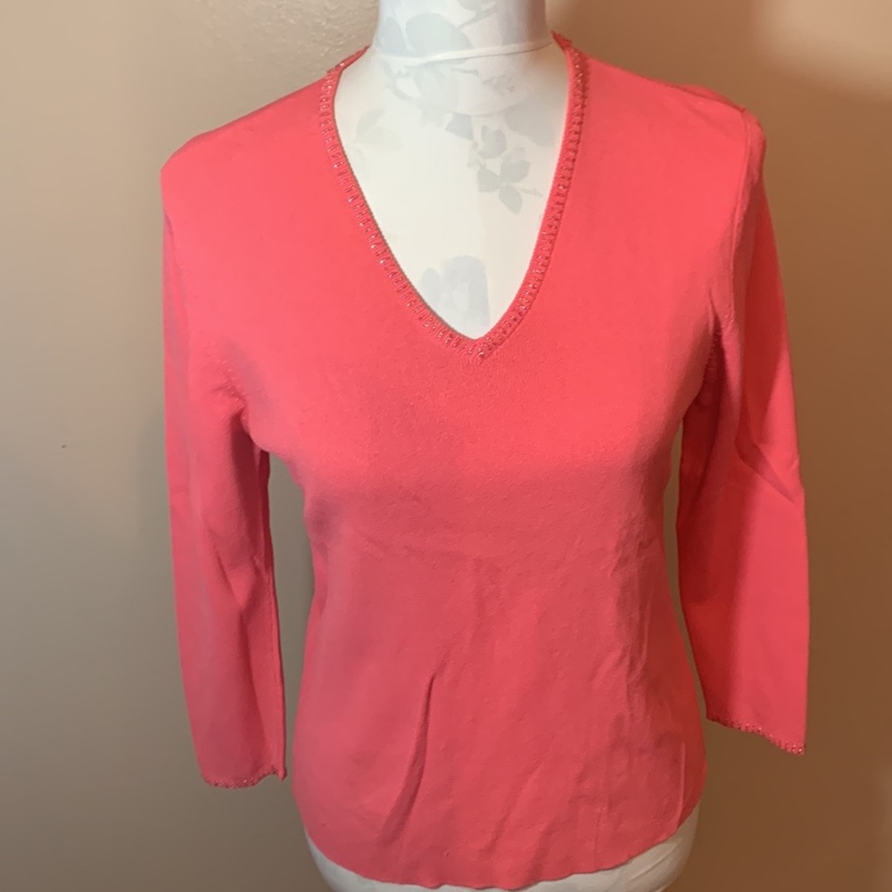 D T Ribbed V Neck Coral Beaded Trim 3/4 Sleeve Pullover - Picture 2 of 11